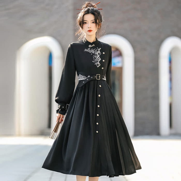 Elegant Black Vintage Embroidery Belted Pleated Dress