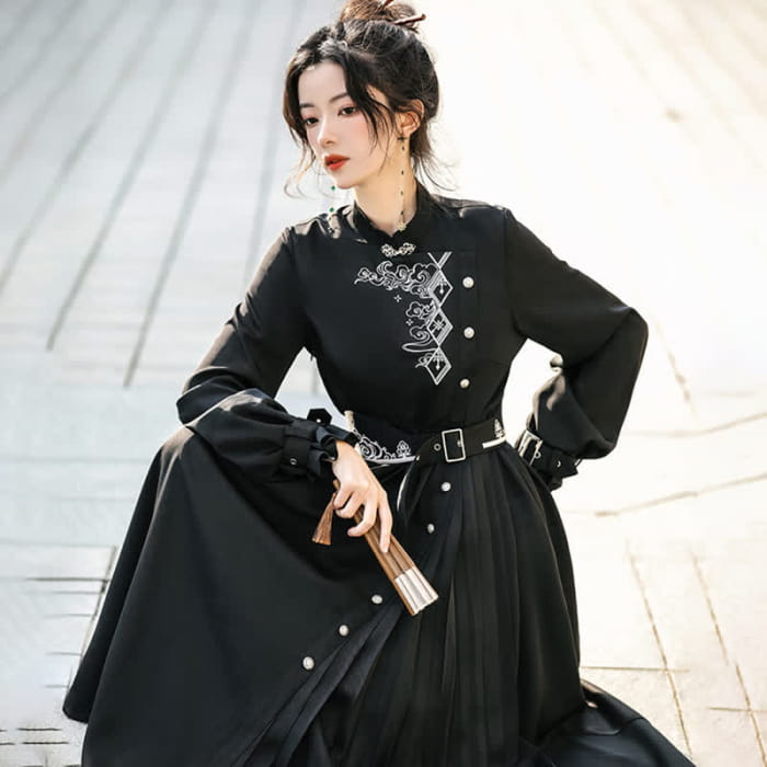 Elegant Black Vintage Embroidery Belted Pleated Dress