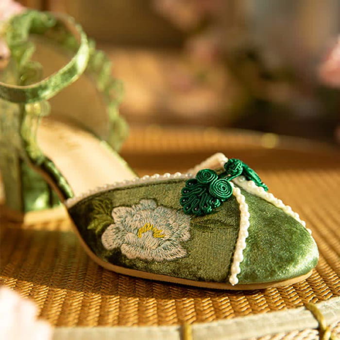 Elegant Blossom Embroidery Buckle Mary Janes Shoes