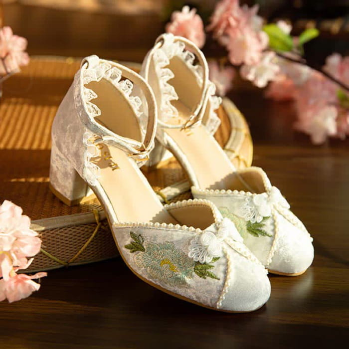 Elegant Blossom Embroidery Buckle Mary Janes Shoes - White