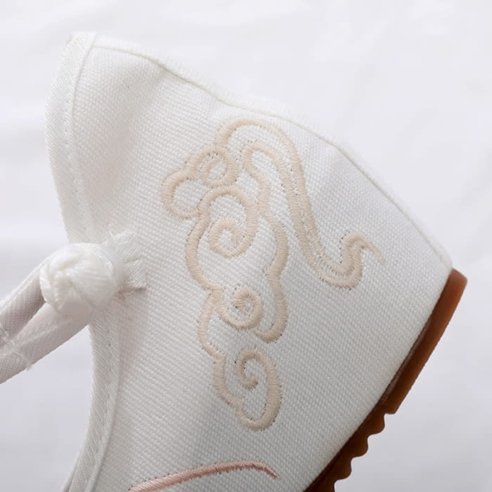 Elegant Cloud Embroidery Canvas Flats Shoes