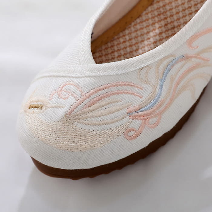 Elegant Cloud Embroidery Canvas Flats Shoes