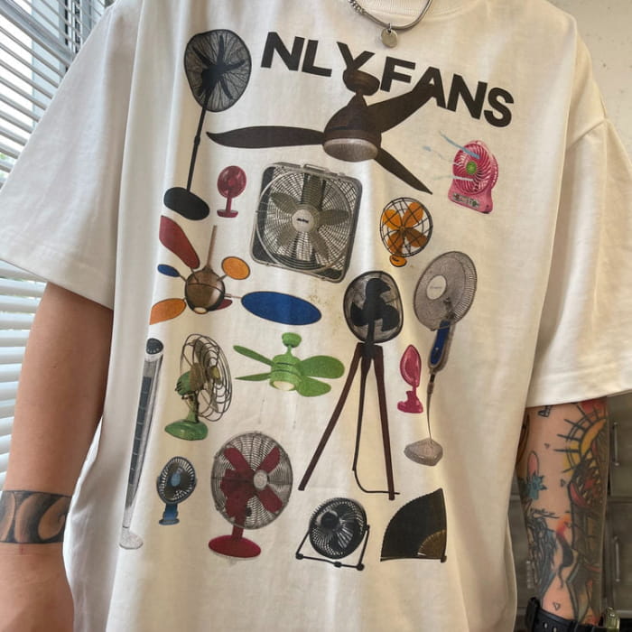 Fans Graphic T-Shirt - T-Shirts