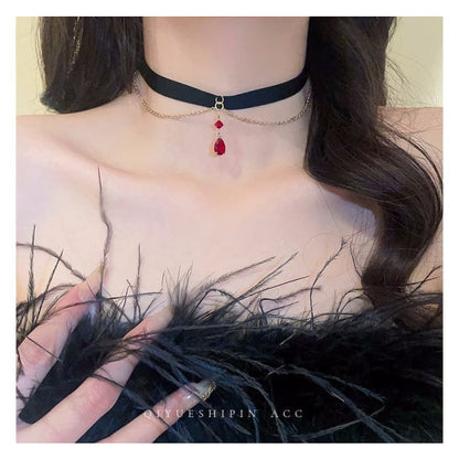 Faux Crystal Pendant Layered Velvet Choker - Black