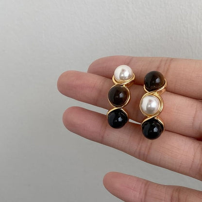 Faux Pearl Stud Earring