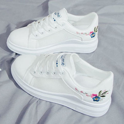 Floral Embroidered Platform Sneakers - Blue / 35