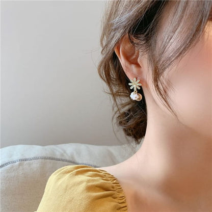 Floral Faux Pearl Asymmetrical Alloy Dangle Earring