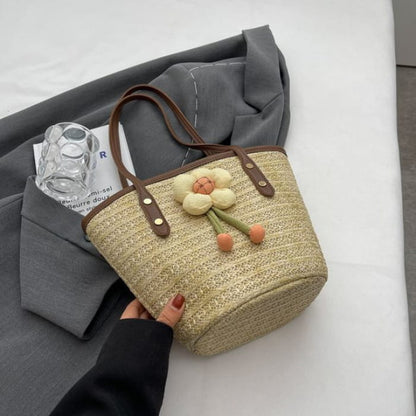 Flower Detail Straw Tote Bag - Brown / One Size