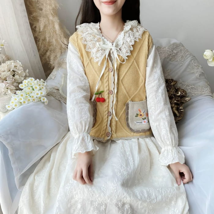 Flower Embroidered Single-Breasted Vest / Long-Sleeve Lace