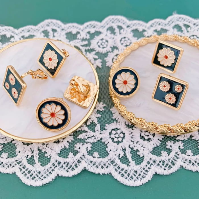 Flower Glaze Earring (various designs) Egirldoll