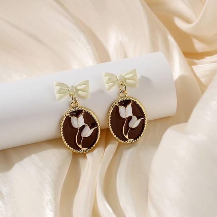 Flower Stud Earring / Drop - E5443-4 - 1 Pair - White &