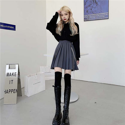 Gothic Chain Pure Color Pleated Skirt