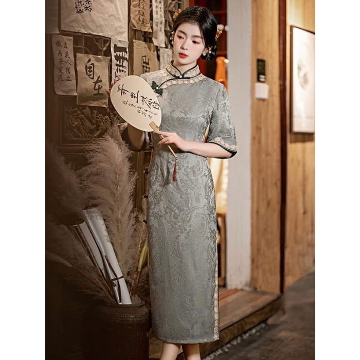 Grey Knotted Mid Sleeve Cheongsam - Female Hanfu