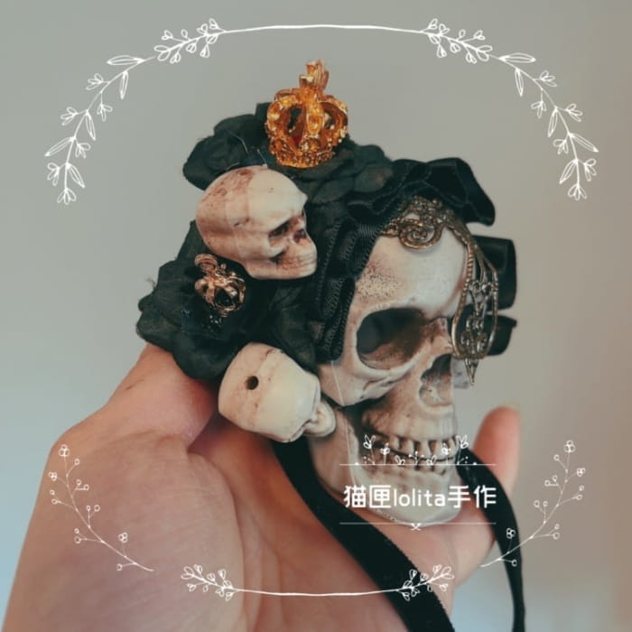 Handmade Halloween Gorgeous Skull Brooch