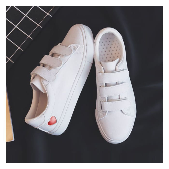 Heart Adhesive Strap Sneakers