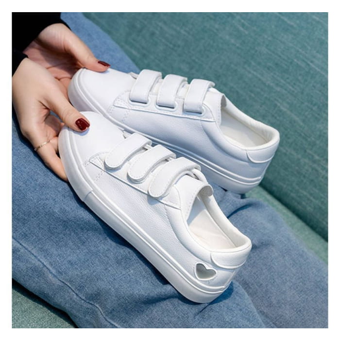 Heart Adhesive Strap Sneakers