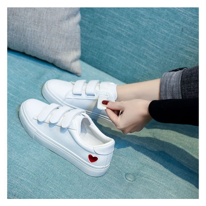 Heart Adhesive Strap Sneakers