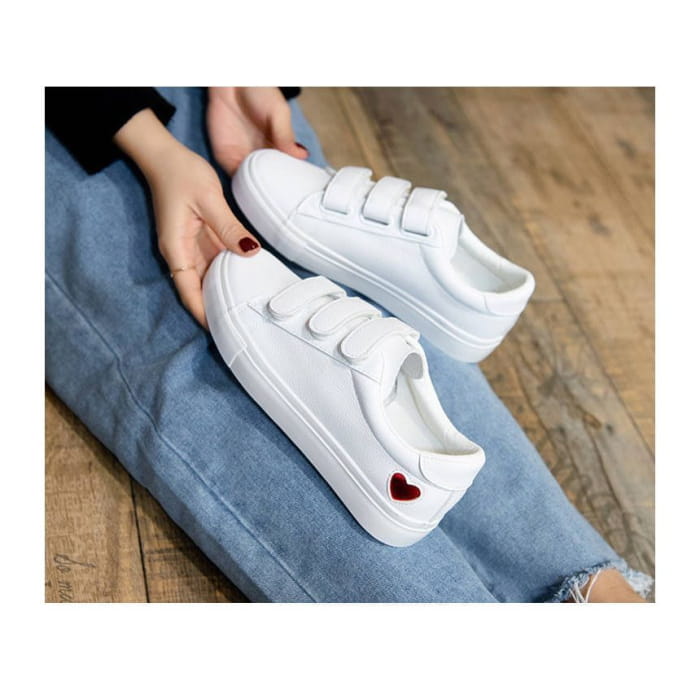 Heart Adhesive Strap Sneakers