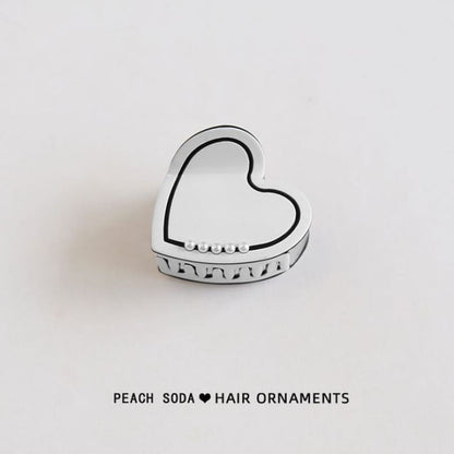 Heart Hair Claw - Grayish White / One Size