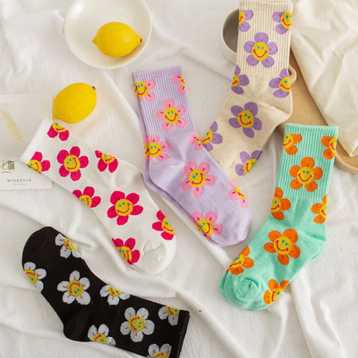 Kawaii Smile Face Flowers Socks