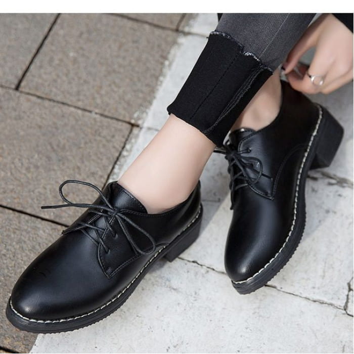 Lace-up Oxford Shoes