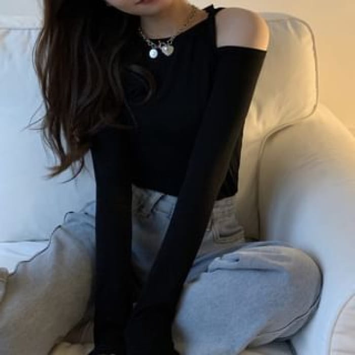 Long-Sleeve Cold Shoulder Plain Crop Top - Clothing