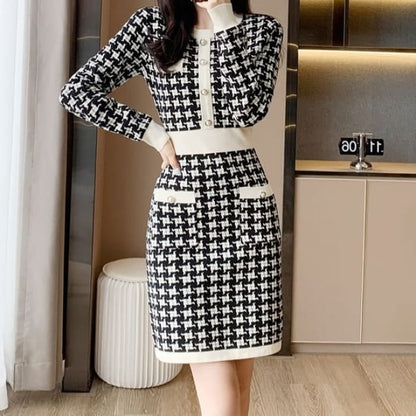 Long-Sleeve Crew Neck Patterned Knit Mini Sheath Dress