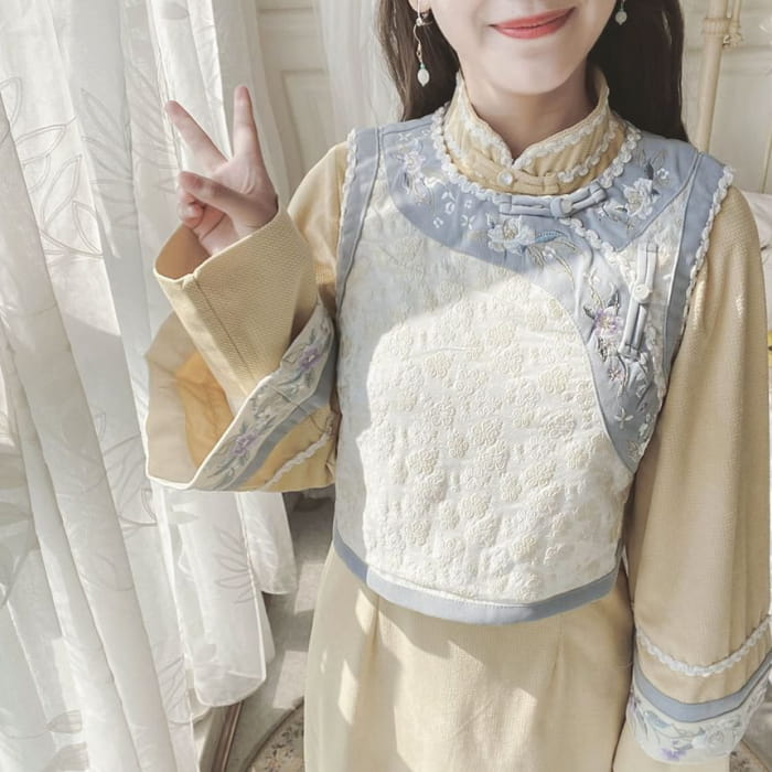 Long-Sleeve Floral Embroidered Panel Midi A-Line Qipao