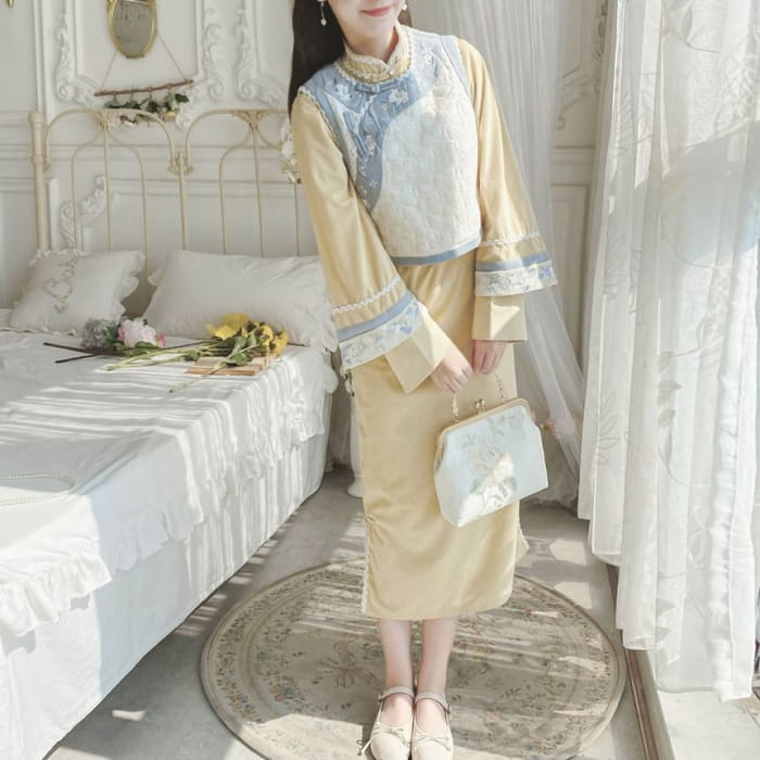 Long-Sleeve Floral Embroidered Panel Midi A-Line Qipao