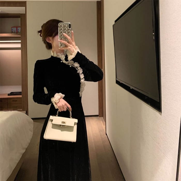 Long-Sleeve Lace Trim Velvet Midi Qipao Dress