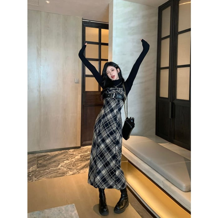 Long-Sleeve Mock Neck Knit Top / Plaid Midi Dungaree Dress