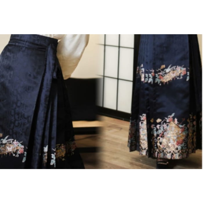 Long-Sleeve Plain Hanfu Top / High Waist Floral Maxi Ma