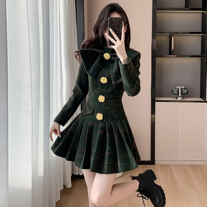 Long Sleeve Stand Collar Bowknot Plaid Pleated Mini A-Line