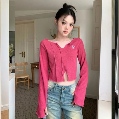 Long-Sleeve V-Neck Embroidered Crop Knit Top - Rose Pink