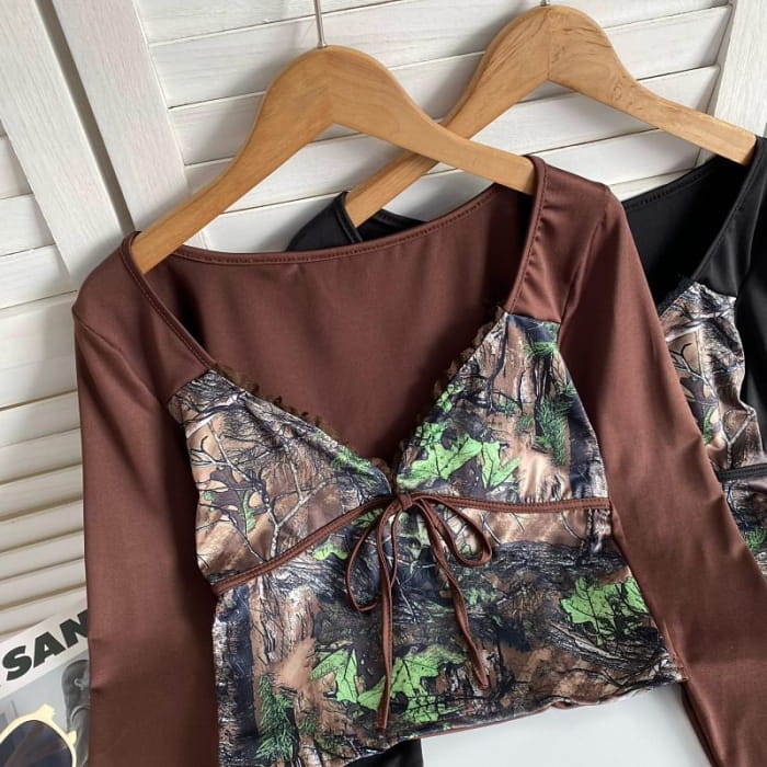 Long-Sleeve V-Neck Patterned Print Tie Front Panel Top