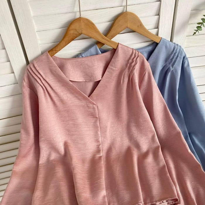 Long-Sleeve V-Neck Plain Pintuck Blouse