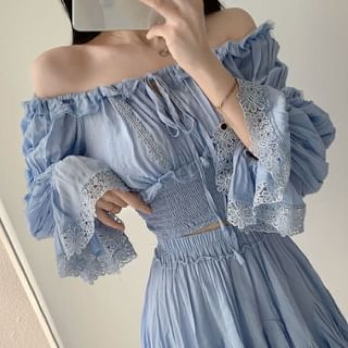 Off-Shoulder Plain Lace Trim Cropped Blouse / High Rise