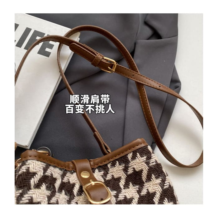 Patterned Bucket Bag / Charm / Set