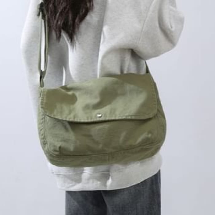 Plain Messenger Bag