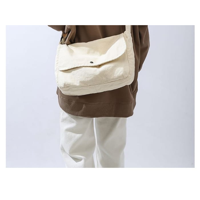 Plain Messenger Bag