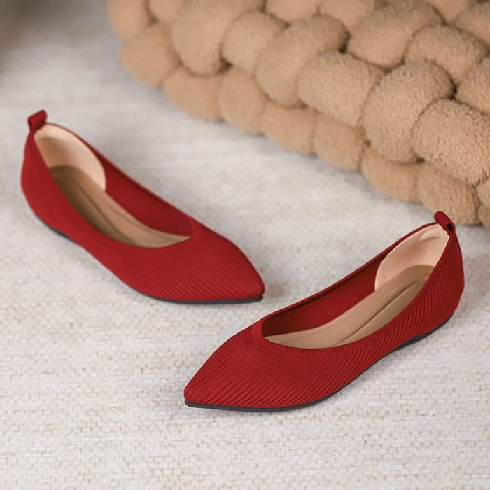 Plain Pointed Fabric Flats - Red / 34