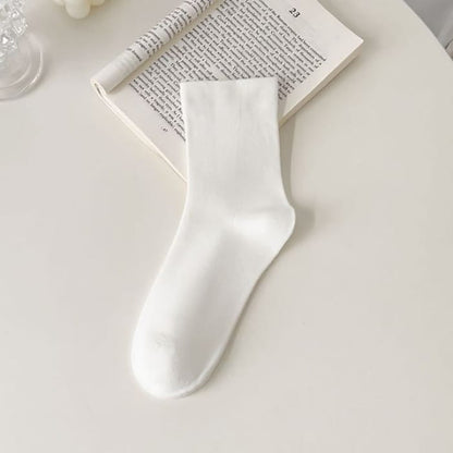 Plain Short Socks - White / One Size