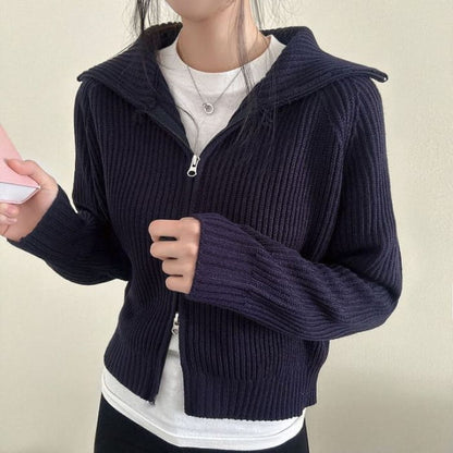 Plain Zip Cardigan - Black / One Size