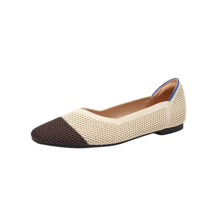 Pointed Plain Flats - Almond & Black / 34