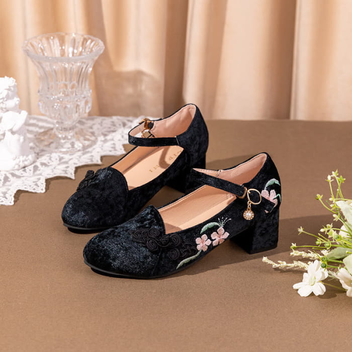 Retro Floral Embroidery Toe High Heel Shoes - Black / 35