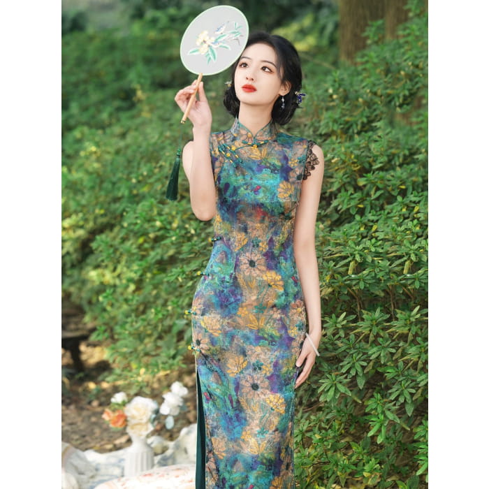 Retro Floral Sleeveless Long Cheongsam - Female Hanfu