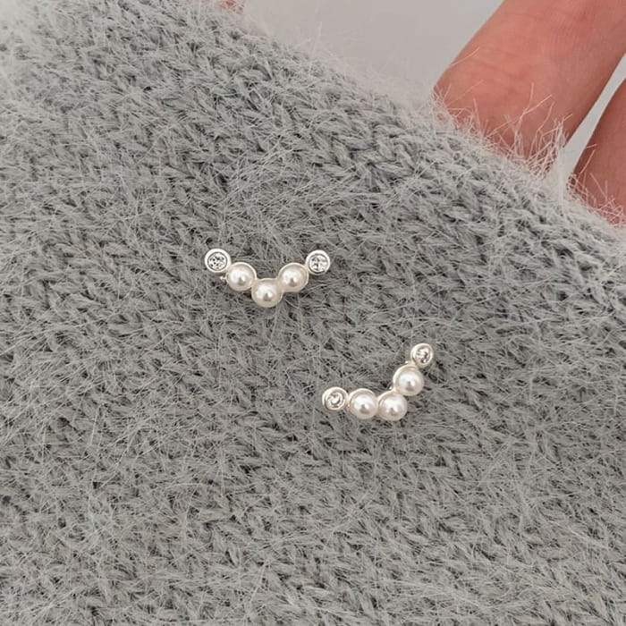 Rhinestone Faux Pearl Ear Stud