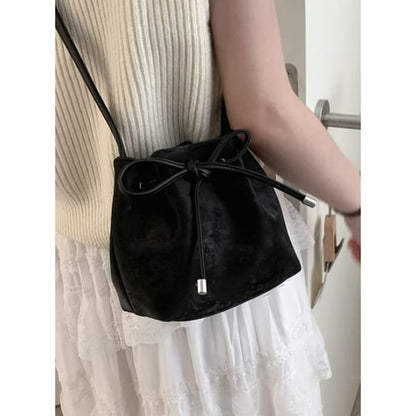 Ribbon Plain Bucket Bag - Black / One Size