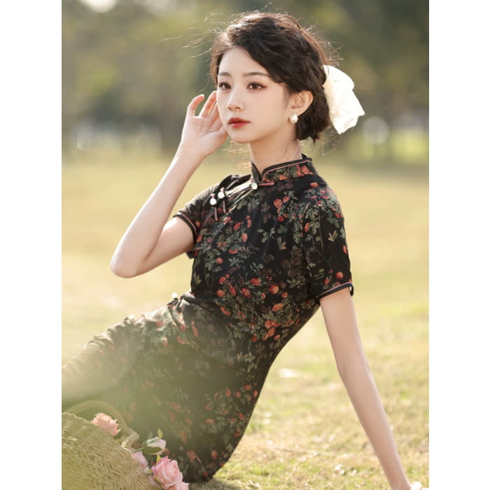 Rose Bloom Black Cheongsam - Female Hanfu