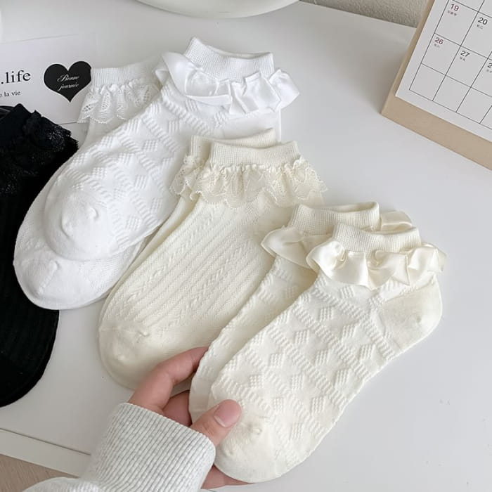 Ruffle Trim Socks